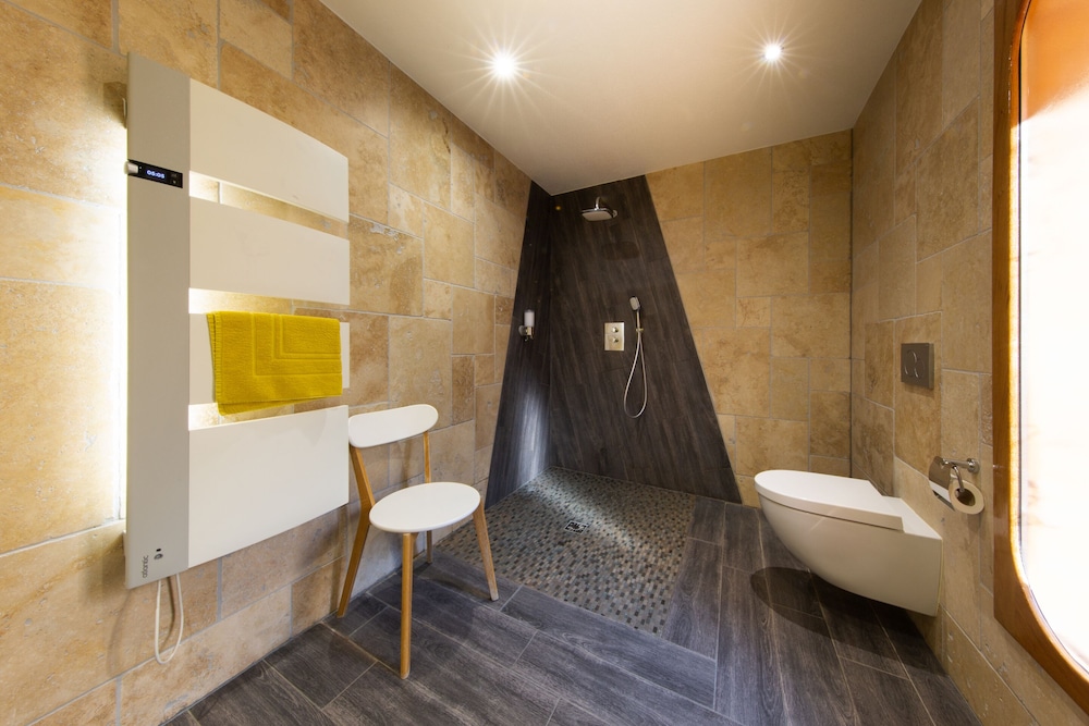 Exclusive Double Room, Hot Tub, Courtyard View (Le Poirier) - Photo 13