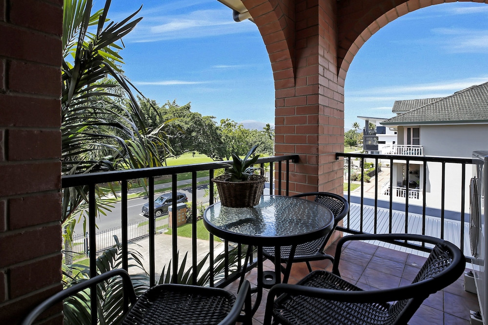 Classic Apartment photo 3