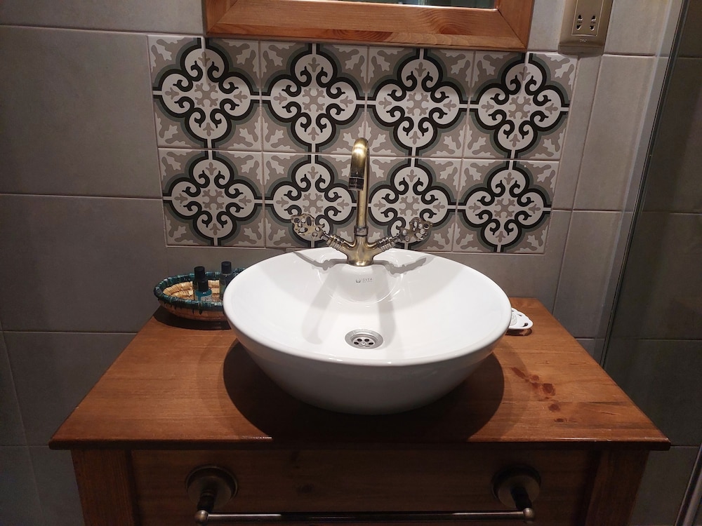 Deluxe Triple Room, 1 Bedroom, Courtyard View photo 2