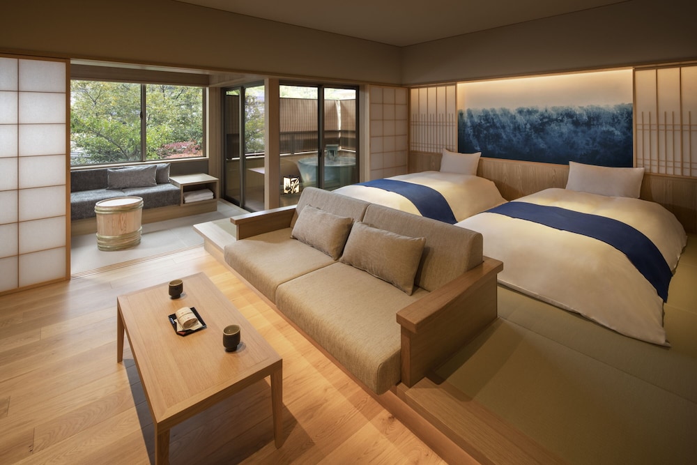 Japanese-style Room with Outdoor Bath 2S4