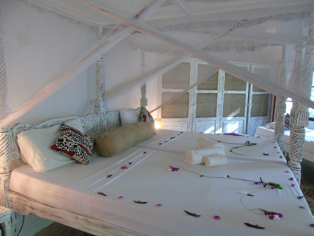 Superior Double or Twin Room, Pool View