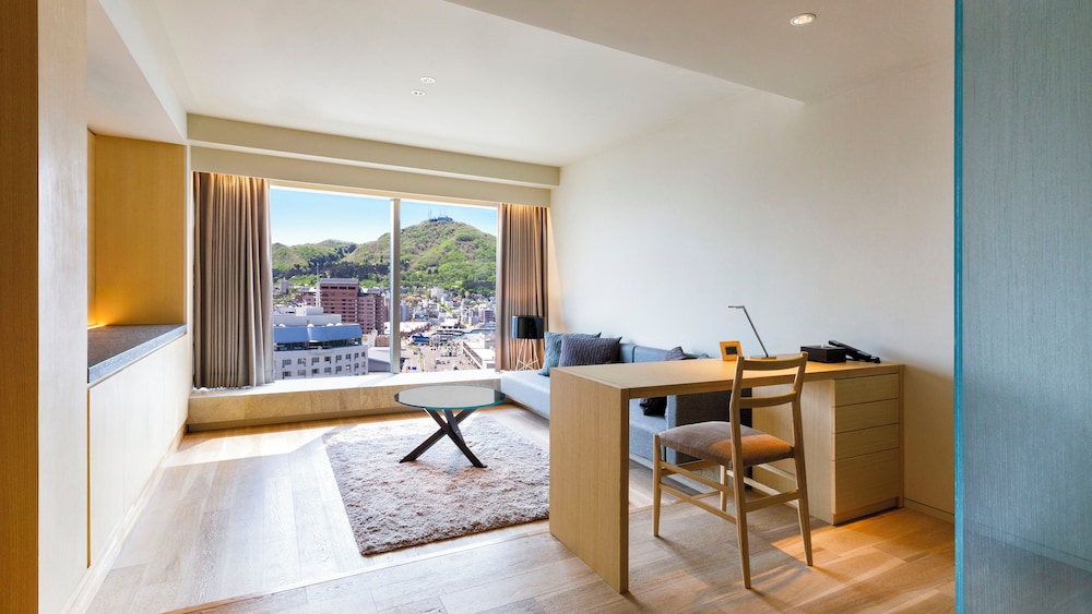 Century Suite with Hot Bath, Non Smoking