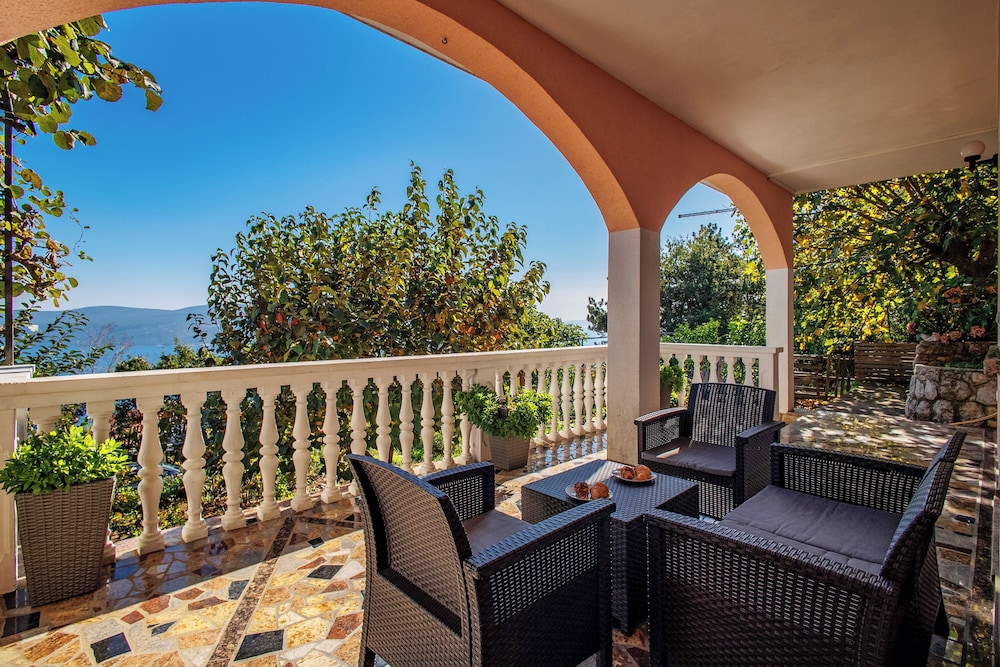 Standard Apartment, Multiple Bedrooms, Mountainside (Seaview House - Magdalena Apartment)
