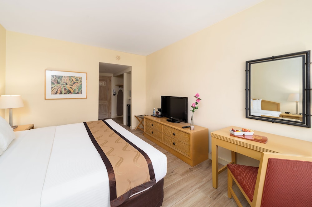 Standard Room, 1 King Bed, Non Smoking - Photo 2
