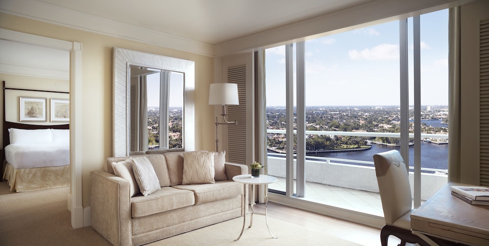 Junior Suite, 1 Bedroom, Balcony - Photo 4
