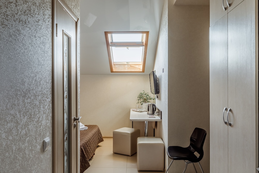 Standard Double or Twin Room photo 2