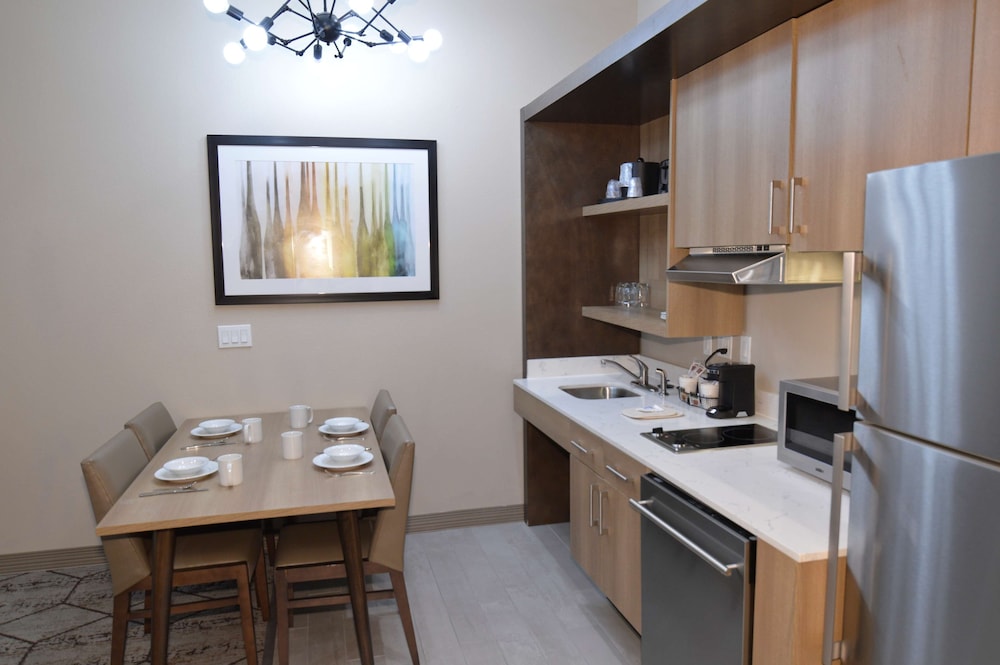 Suite, 2 Queen Beds, Accessible, Kitchenette