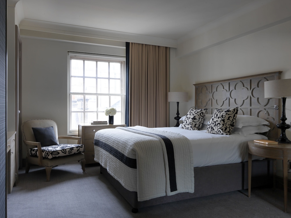 Classic Room, 1 Queen Bed photo 3