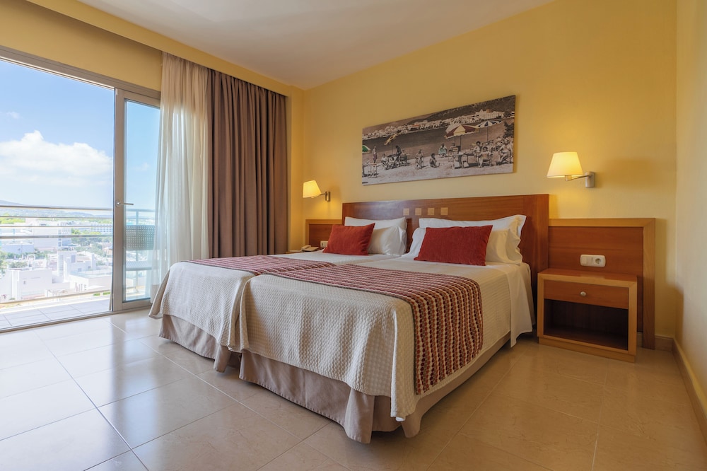 Double or Twin Room, Balcony (2 Adults + 1 Child) - Photo 5