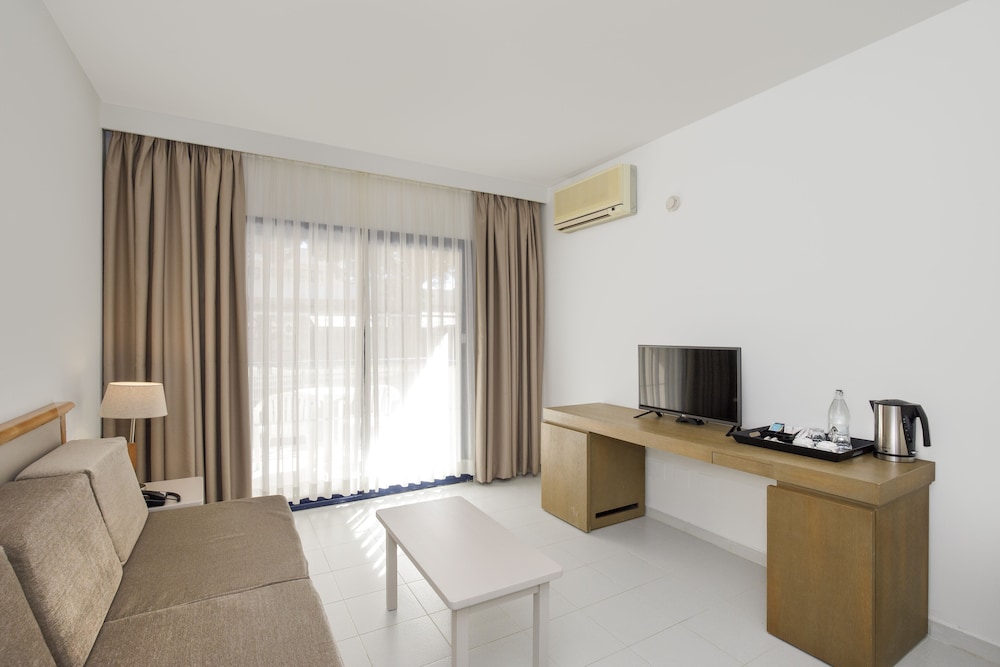Junior Suite (Xtra Sol 2 + 1) - Photo 2