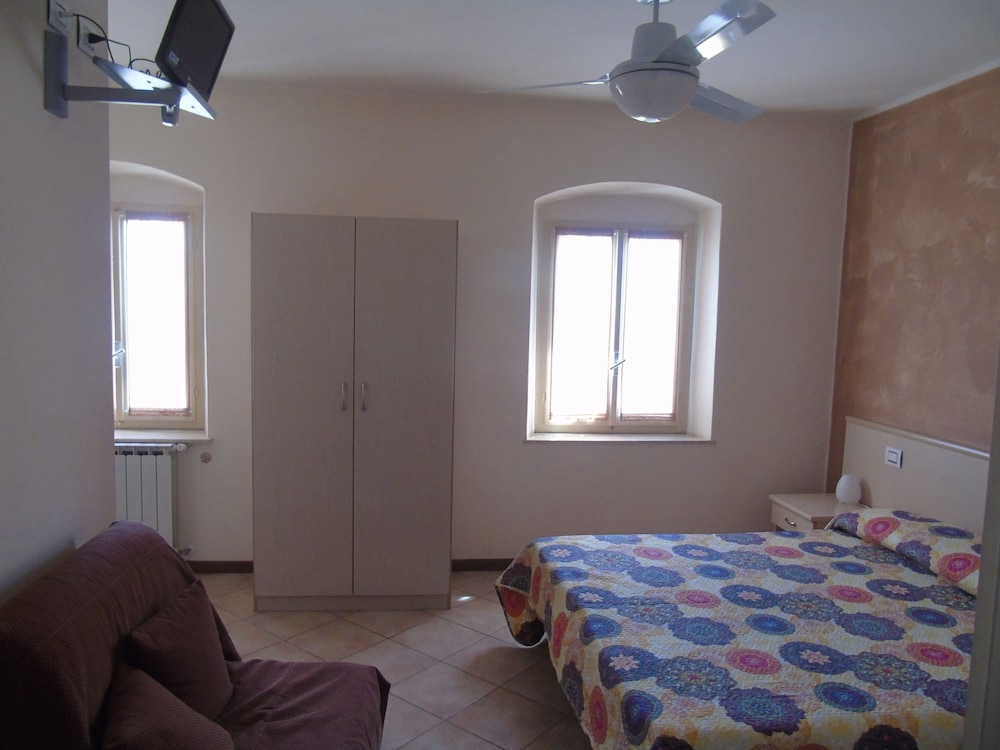 Triple Room - Photo 1