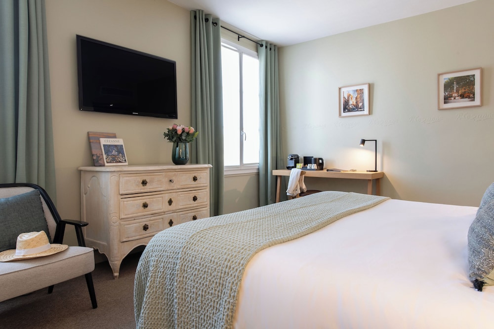 Deluxe Room - Photo 2