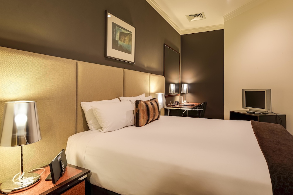 Heritage Executive Suite - Photo 7