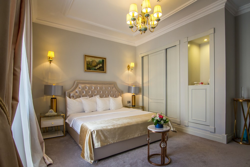 Deluxe Double Room, 1 King Bed - Photo 5