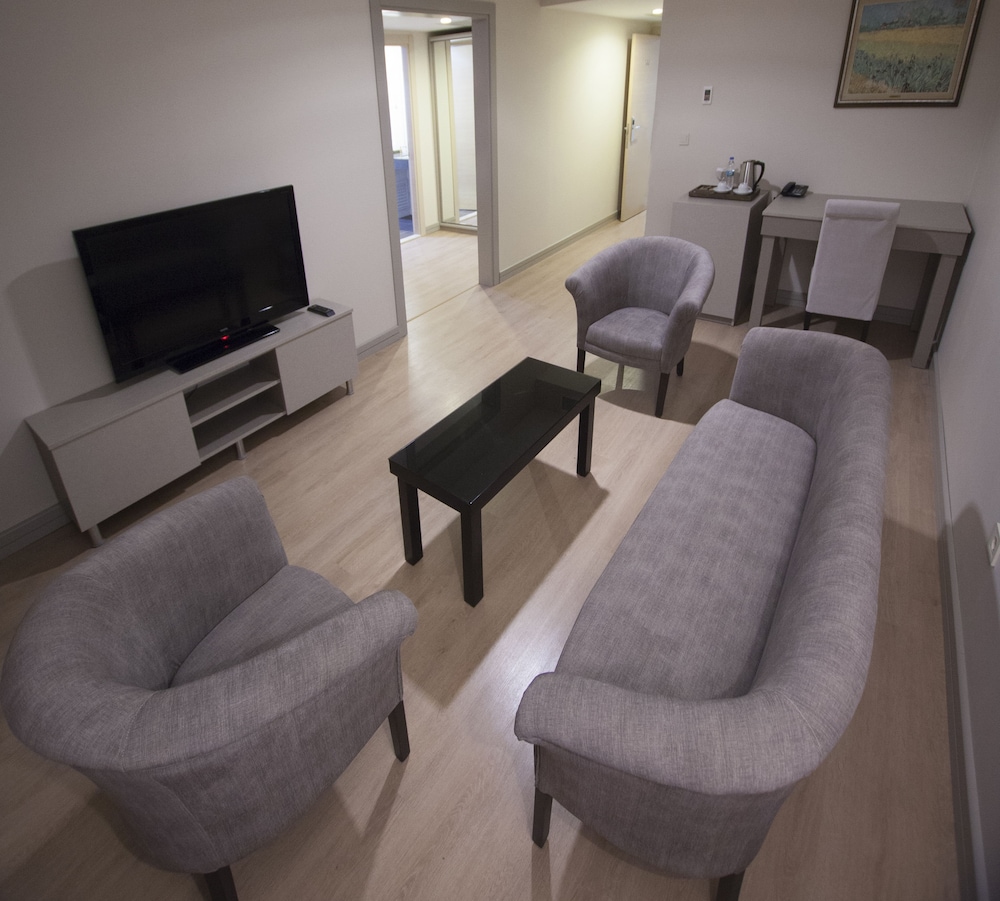 Executive Suite photo 3