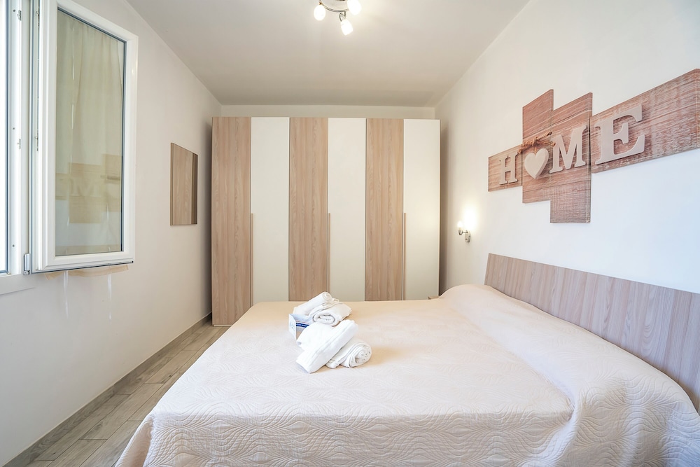 Family Apartment, 1 Bedroom (Casa Graziano 2 Near Sandy Beach)
