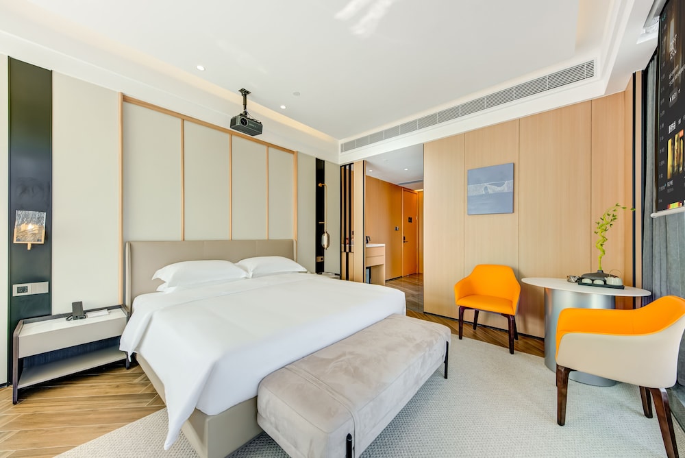Couple King Bed Room photo 2