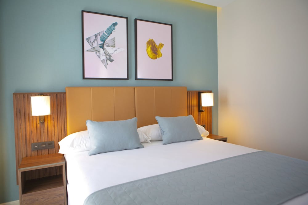 Deluxe Room, Terrace (Superior King)