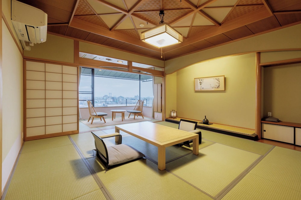 Shikitei Traditional Japanese Room 12.5 Tatami mats, Embracing the Warmth of Japan