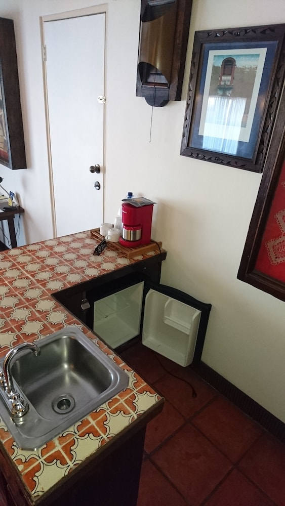 Standard Room, Multiple Beds, Non Smoking, Refrigerator