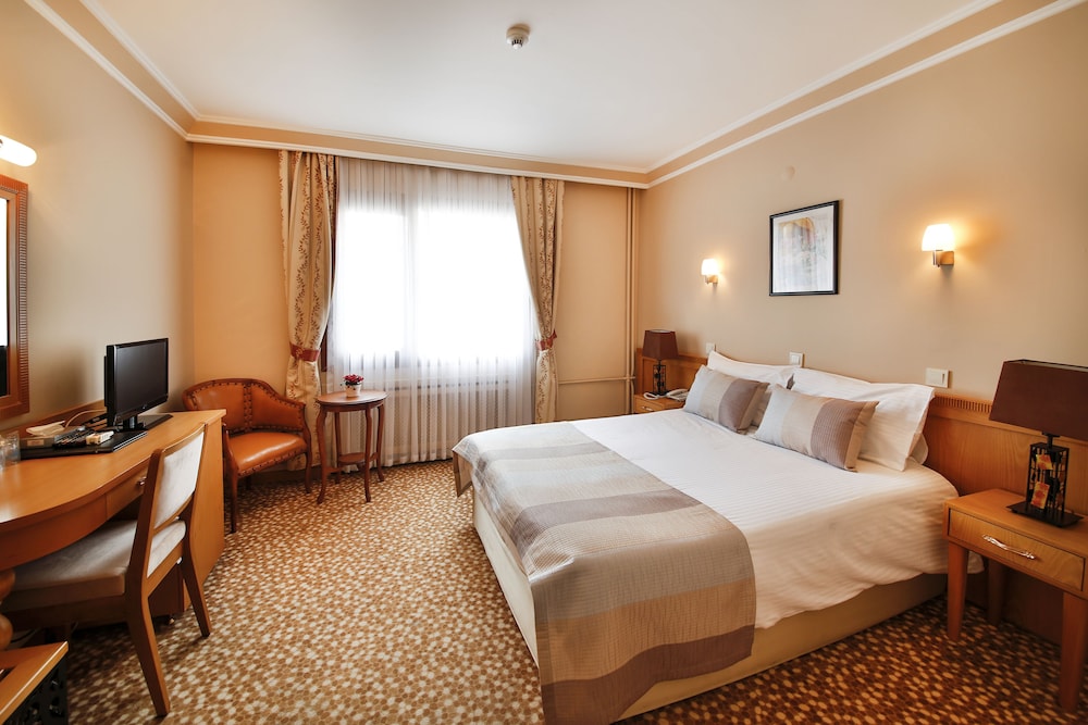 Standard Double or Twin Room photo 2