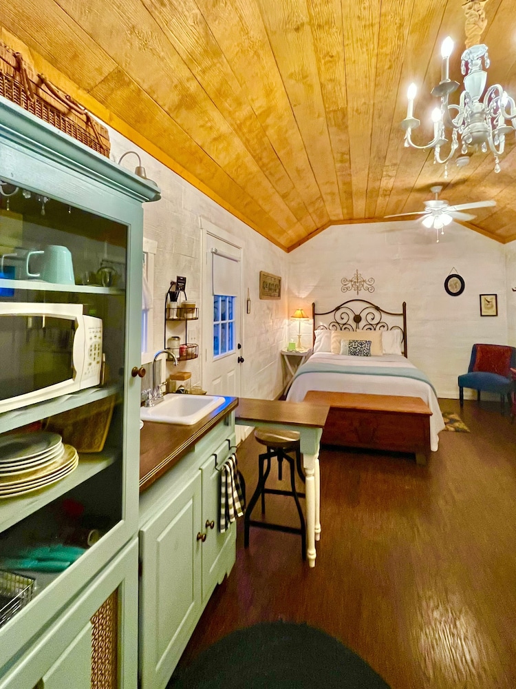 Creek Road Cottage