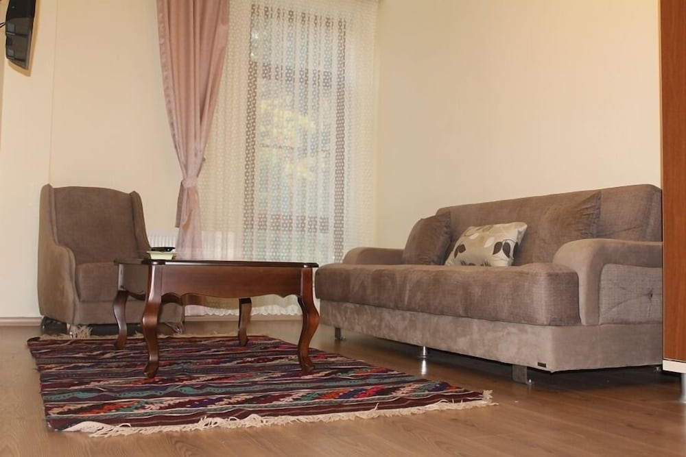 Family Room photo 3