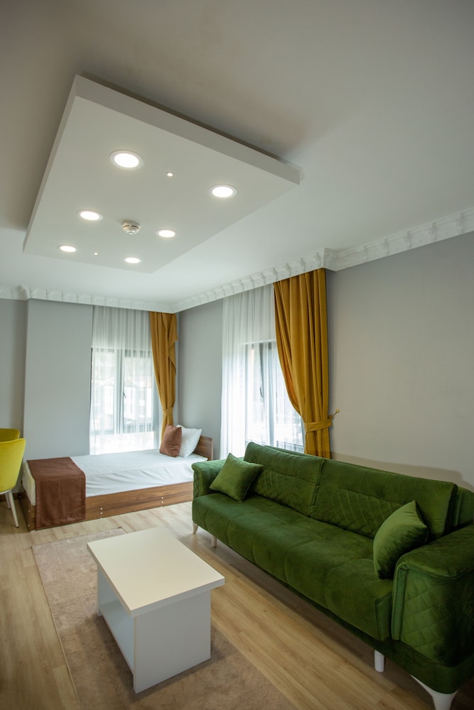 Family Room - Photo 6