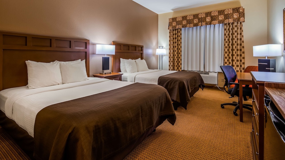 Standard Room, 2 Queen Beds, Non Smoking, Refrigerator & Microwave (Pet Friendly) photo 1