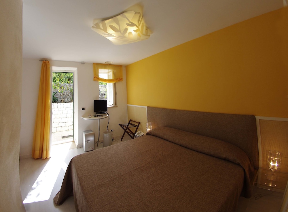 Triple Room - Photo 6