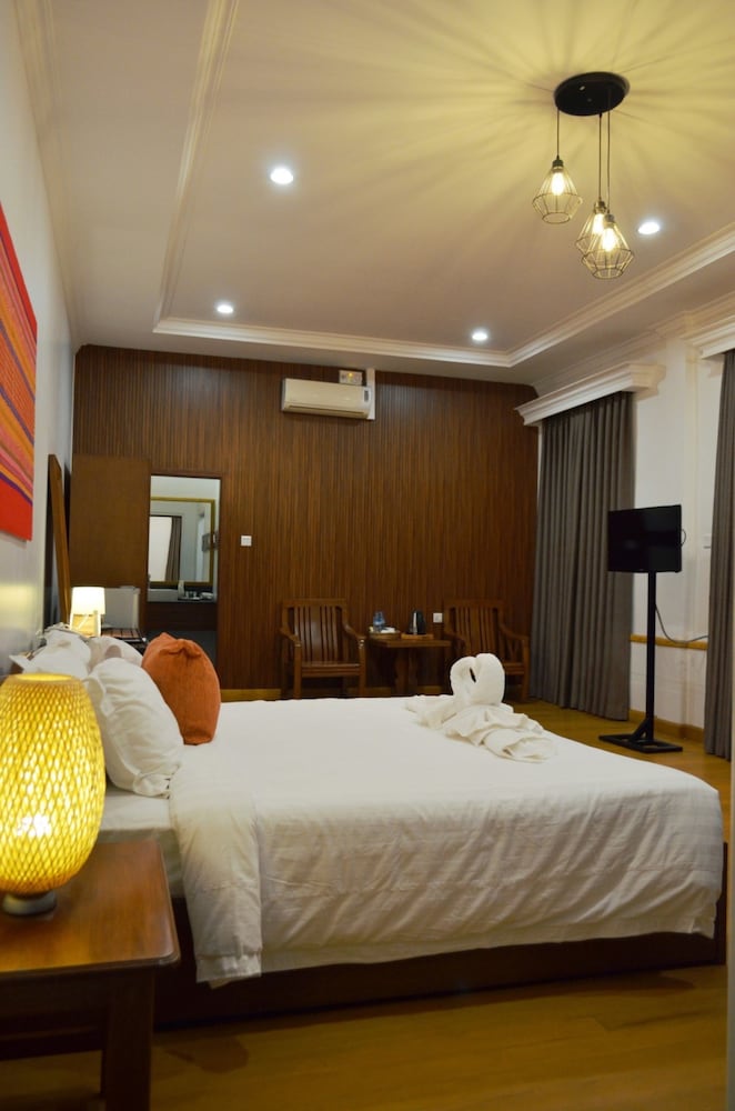 Sunrise Suite photo 1