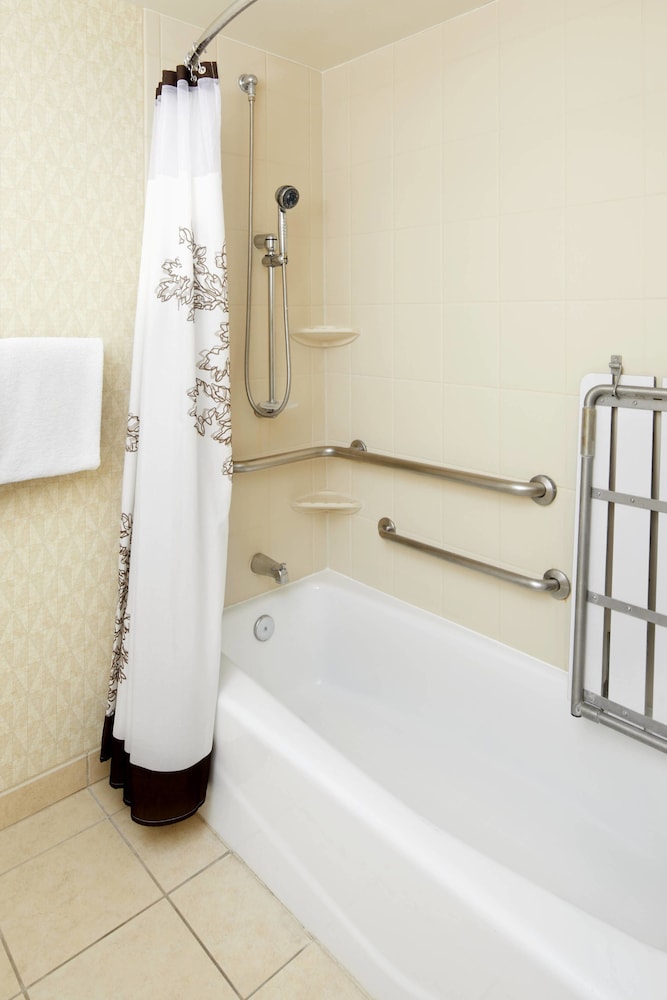 Suite, 1 Bedroom (Mobility/Hearing Accessible, Tub)
