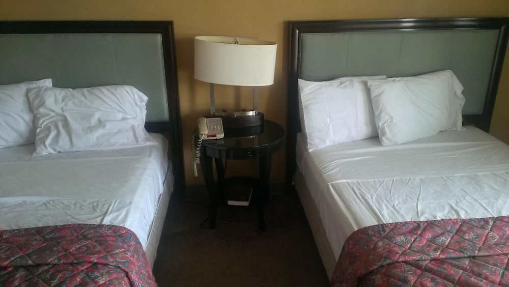 Room, 2 Double Beds photo 2