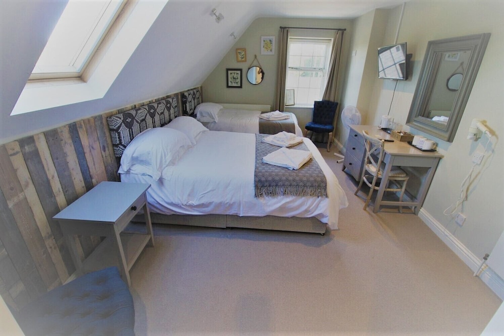 Suite, Ensuite photo 2