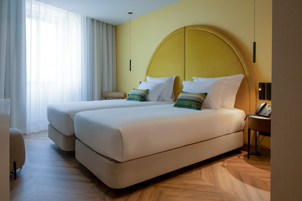 Standard Double or Twin Room, City View photo 2
