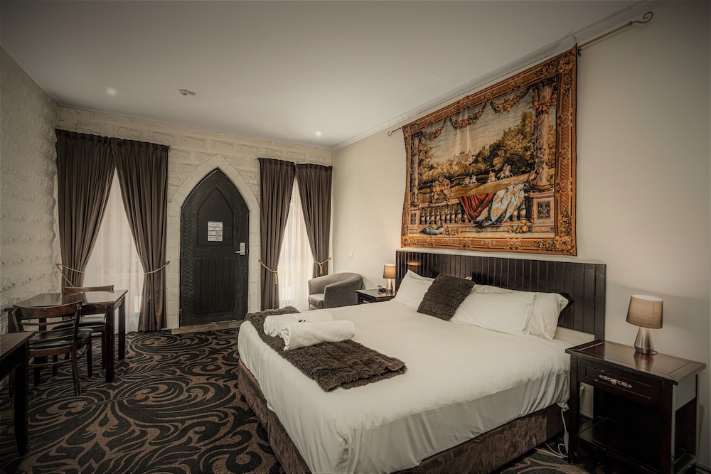 King Honeymoon Suite With Spa photo 1
