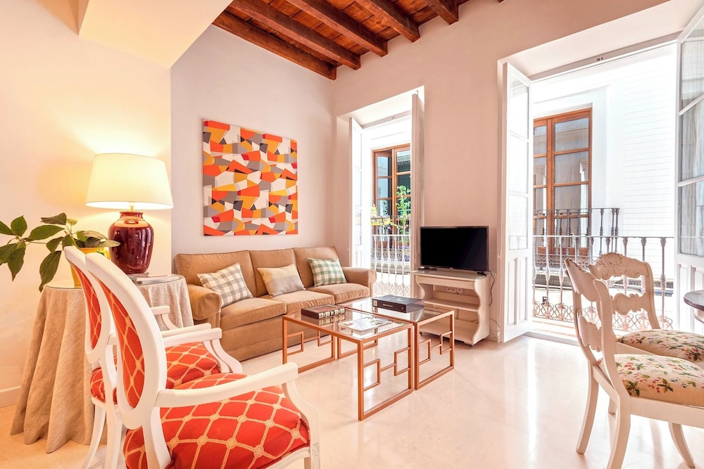 House (4 Bedrooms)