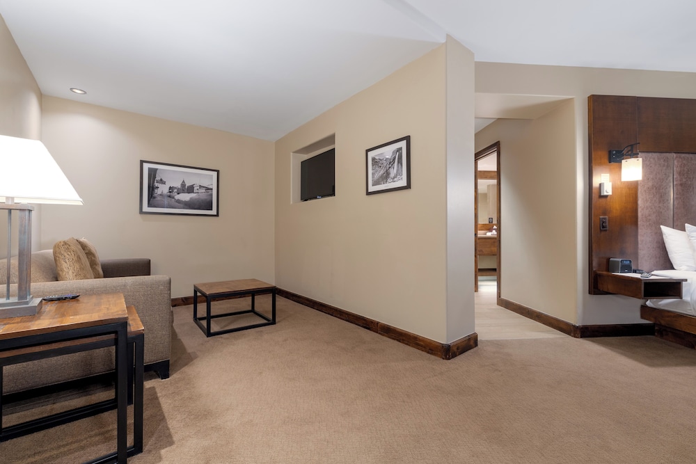 Junior Suite (Alpenglow) - Photo 1