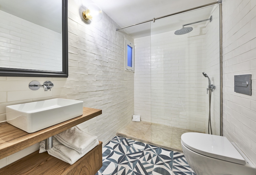 Standard Double Room, Balcony - Photo 4