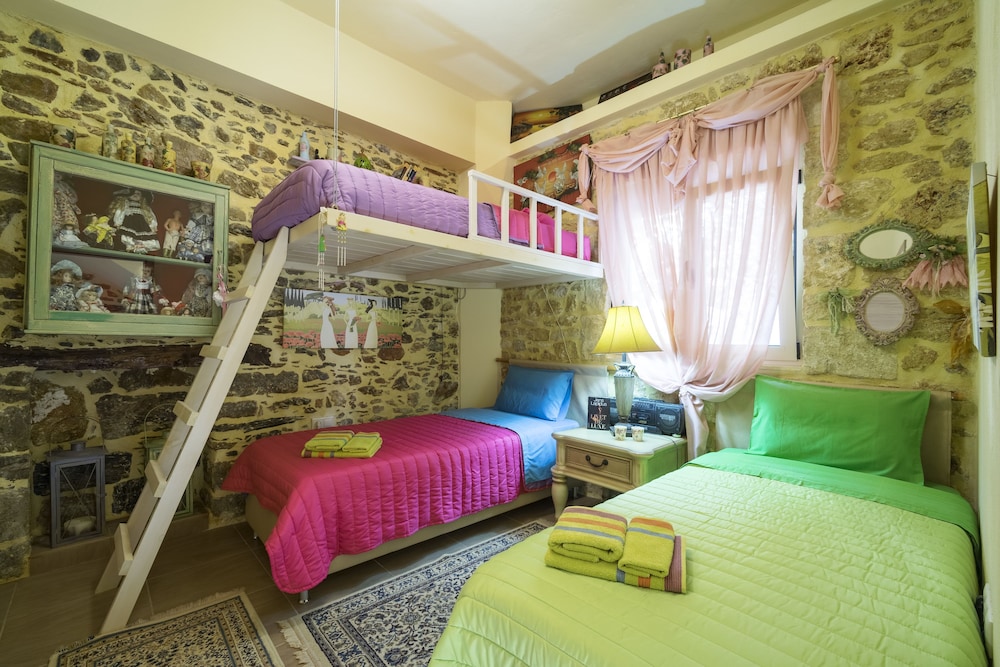 Traditional House (Miron) photo 3