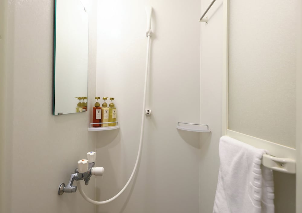 Queen Room Non-Smoking - Photo 6