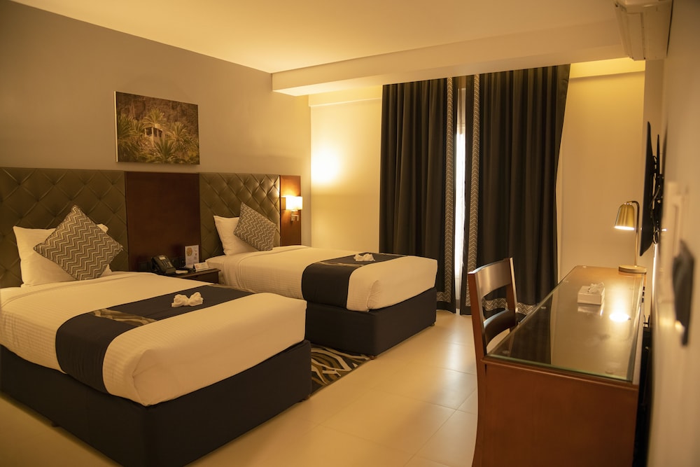 Suite, Multiple Beds - Photo 4