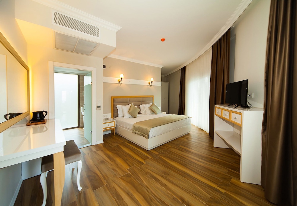 Suite, Jetted Tub