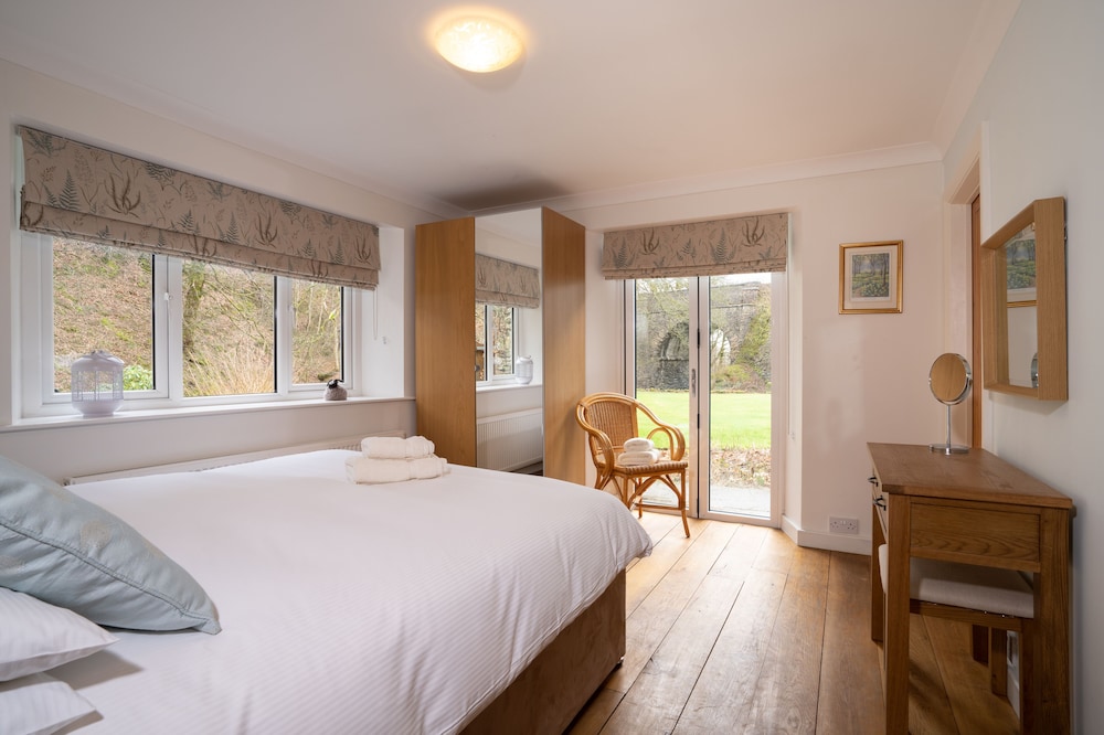 Riverside Cottage photo 2