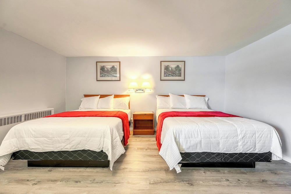 Deluxe Double Room, 2 Queen Beds, Non Smoking, Bathtub photo 2
