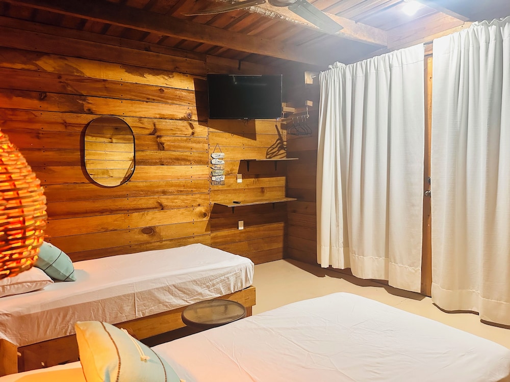 Superior Cabin, 2 Twin Beds, Air conditioning, Courtyard View