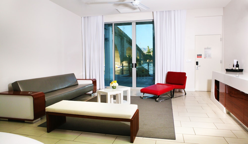 Suite, 1 King Bed (Inferno) - Photo 1