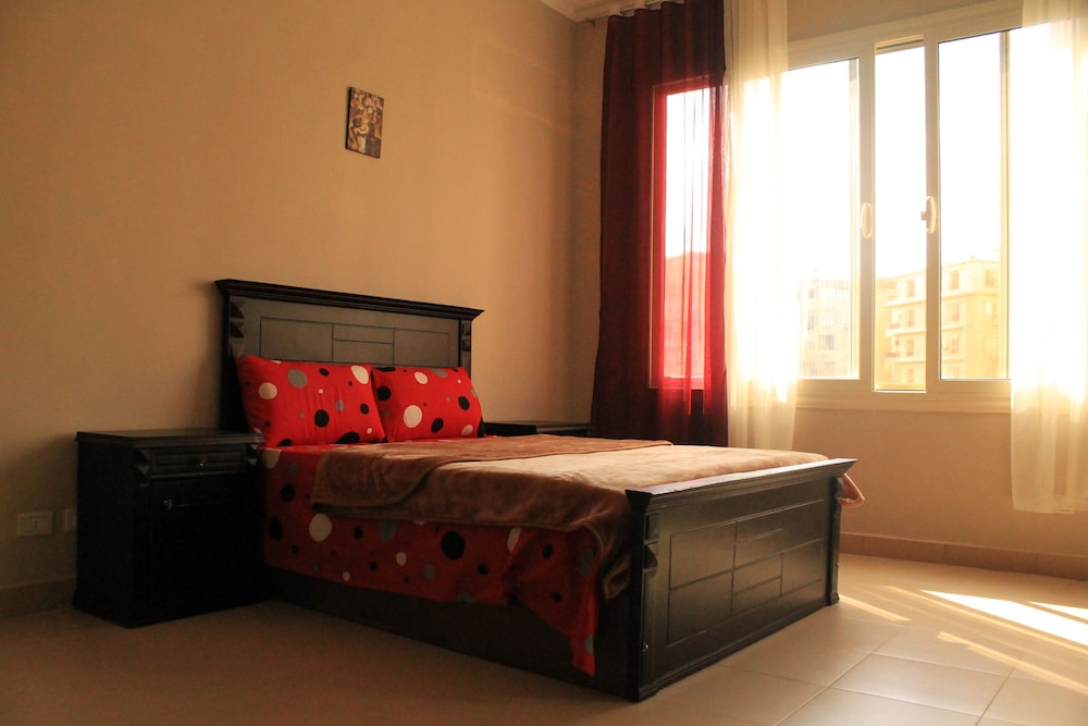City Apartment, 3 Bedrooms photo 1