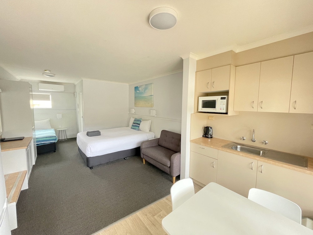 Triple Room, Kitchenette