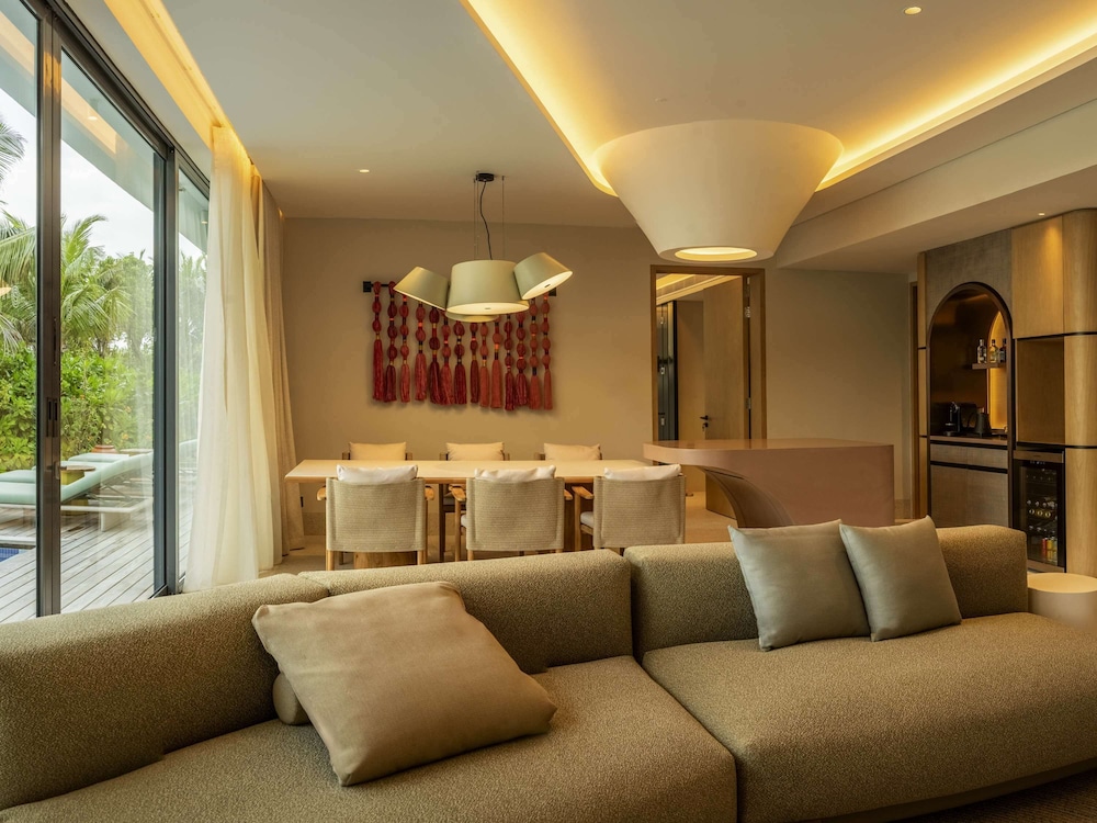 Two-Bedroom Lagoon Beach Pool Loft - Photo 4